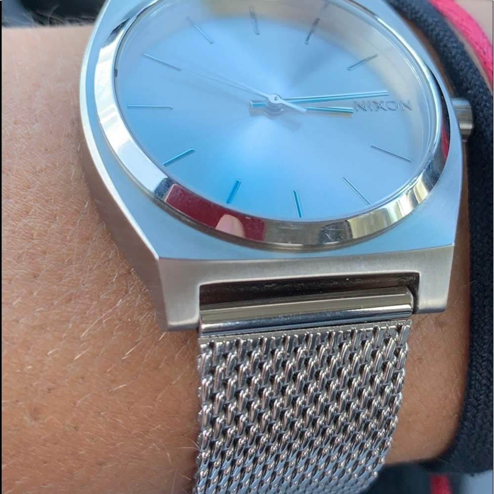 Nixon stainless steel